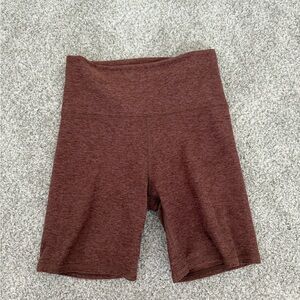 Vuori Women's High-Waisted Brown Bike Shorts